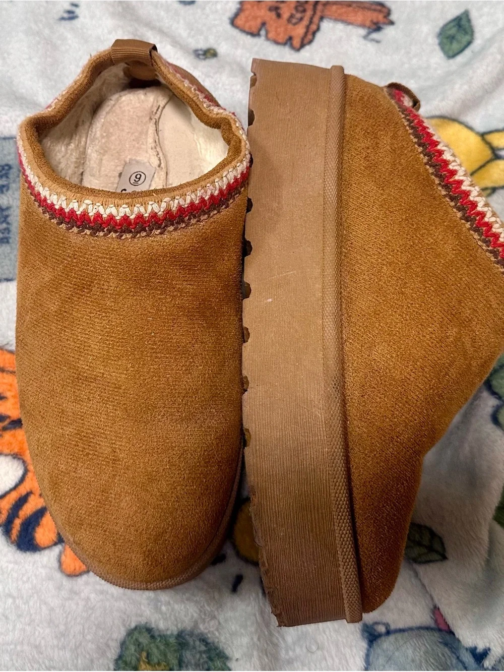 (NEW) Uggs Women’s Tan Cozy Slip-On Suede Shoes with Knit Trim